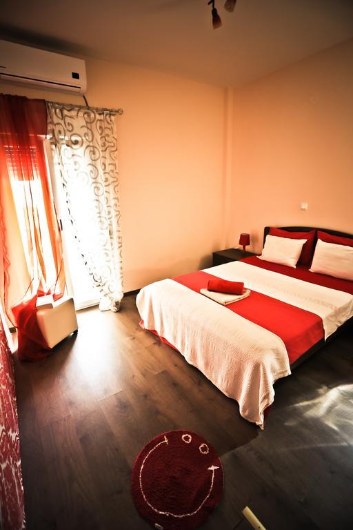 Home Suites خيرسونِسوس الغرفة الصورة