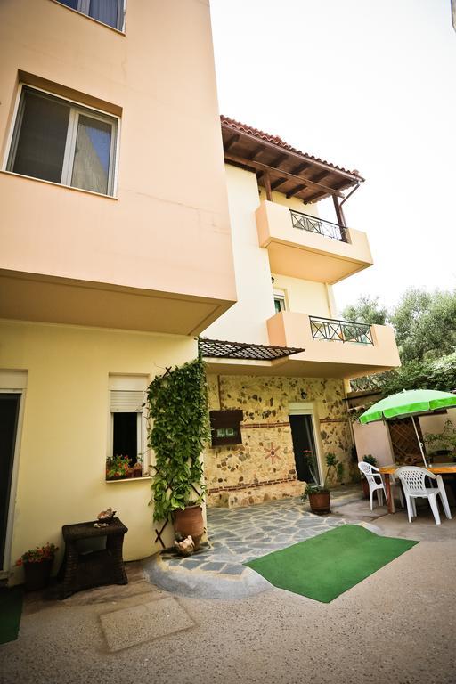 Home Suites خيرسونِسوس الغرفة الصورة